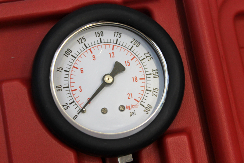 Компрессометр для бензиновых двигателей с набором адаптеров JTC фотография №2