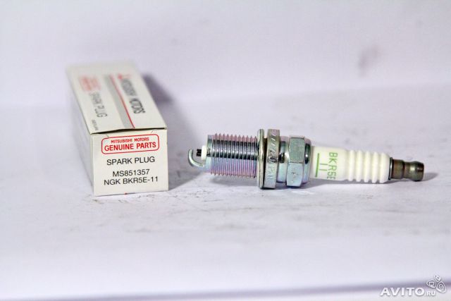 Свеча зажигания MITSUBISHI MS851357