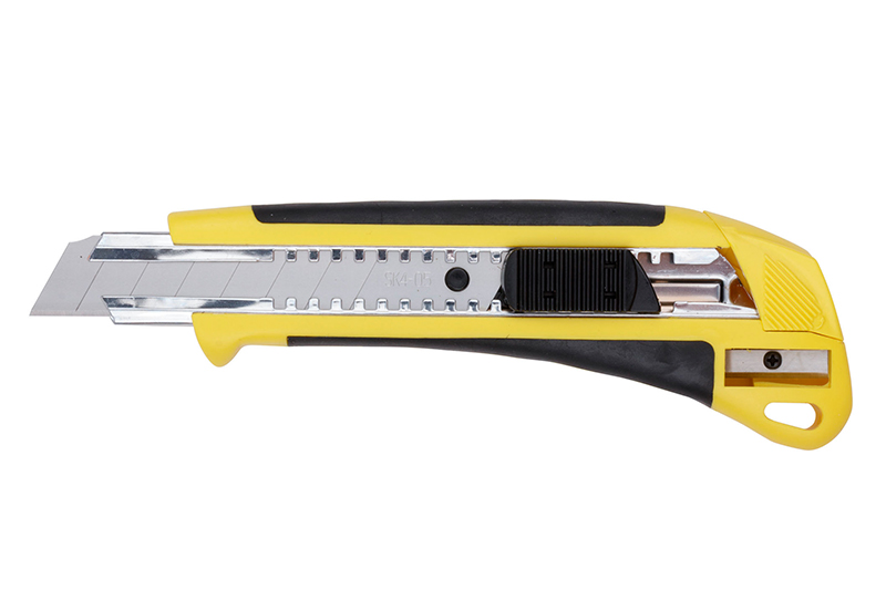 Нож технический FIT 18 мм усиленный кассета 3 лезвия фотография №1