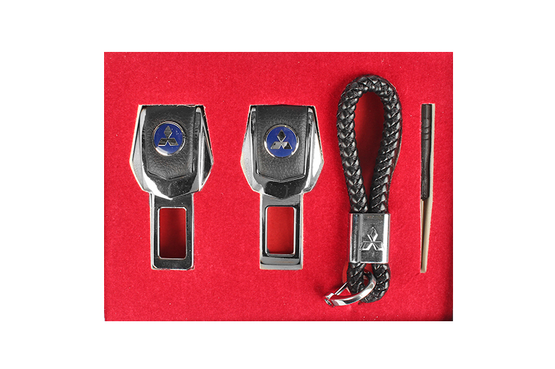 Заглушка 2 штуки + брелок MITSUBISHI фотография №1