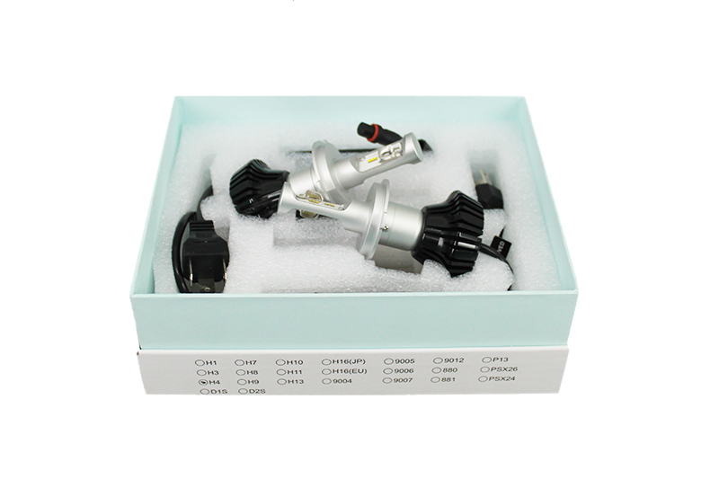 Лампа MEGAPOWER H4 12-24V 12 SMD 6200K диодная к-т фотография №1