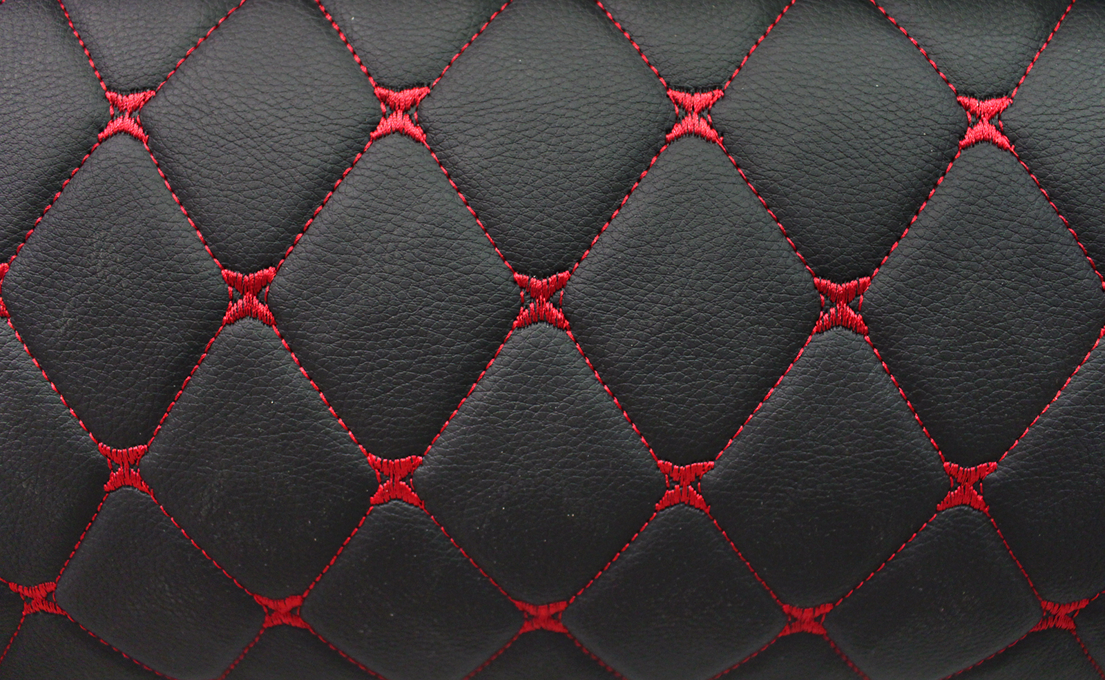 Экокожа БАБОЧКА черная/красная нить с поролоном 1.52х0,5м фотография №1